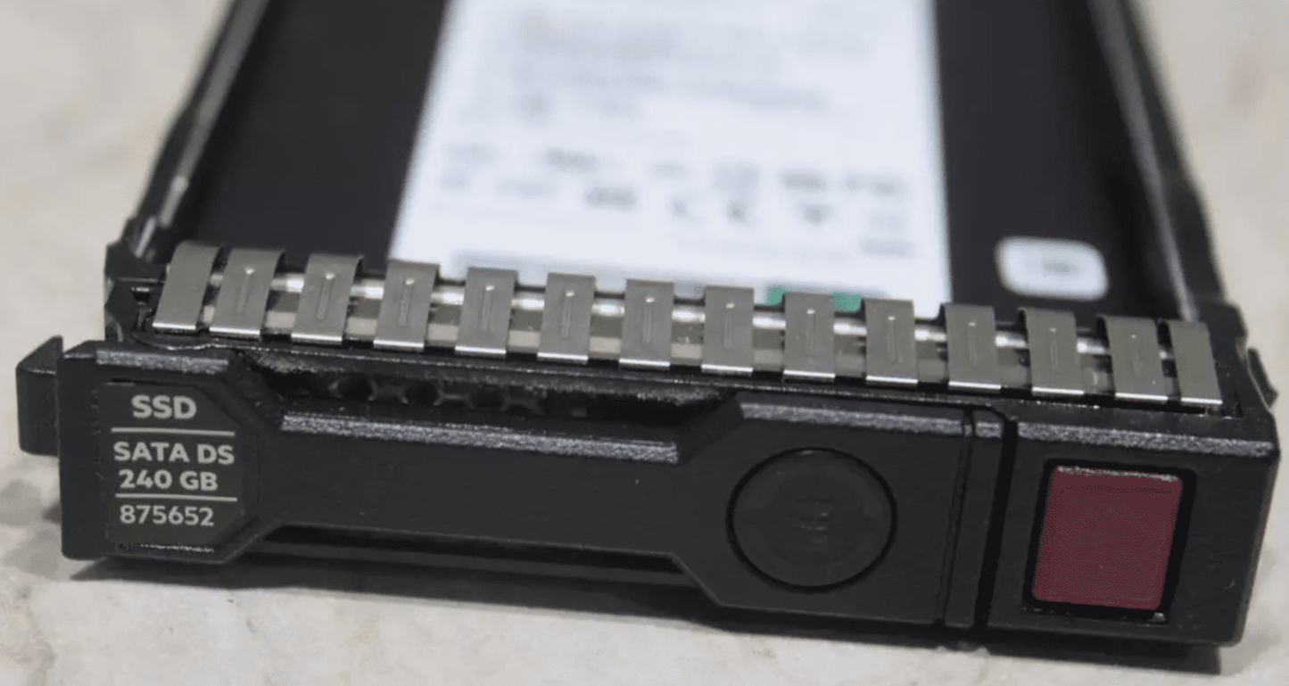 HPE Read Intensive SSD 240 GB SATA 6Gb/s 875652-001 main image